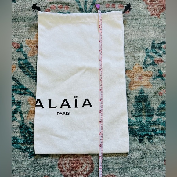 8.5x13.75” Alaia Paris Dust Bag - Picture 3 of 4